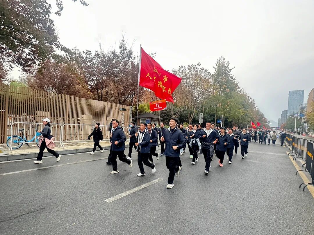 �ܽ���ʮ���塱����������ȫ�������ݼ���ˡ��ܡ�����һ��